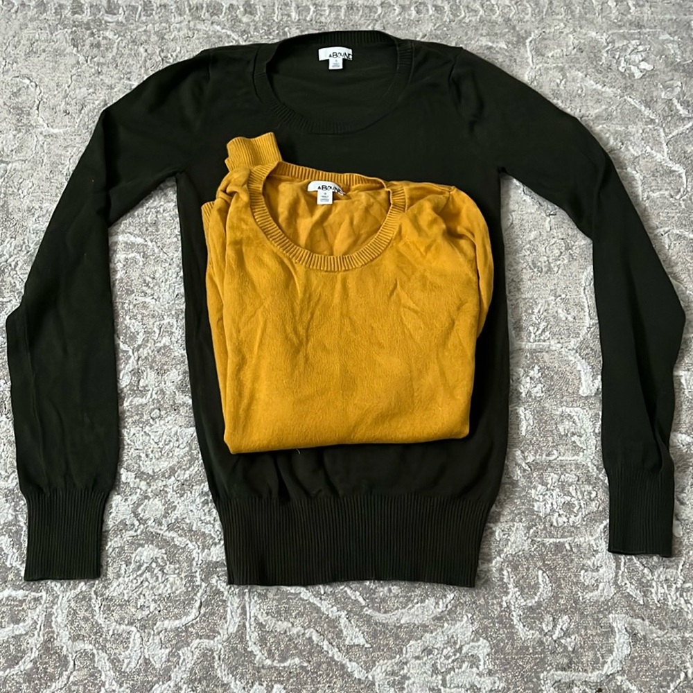 Abound scoop neck 2 sweater bundle